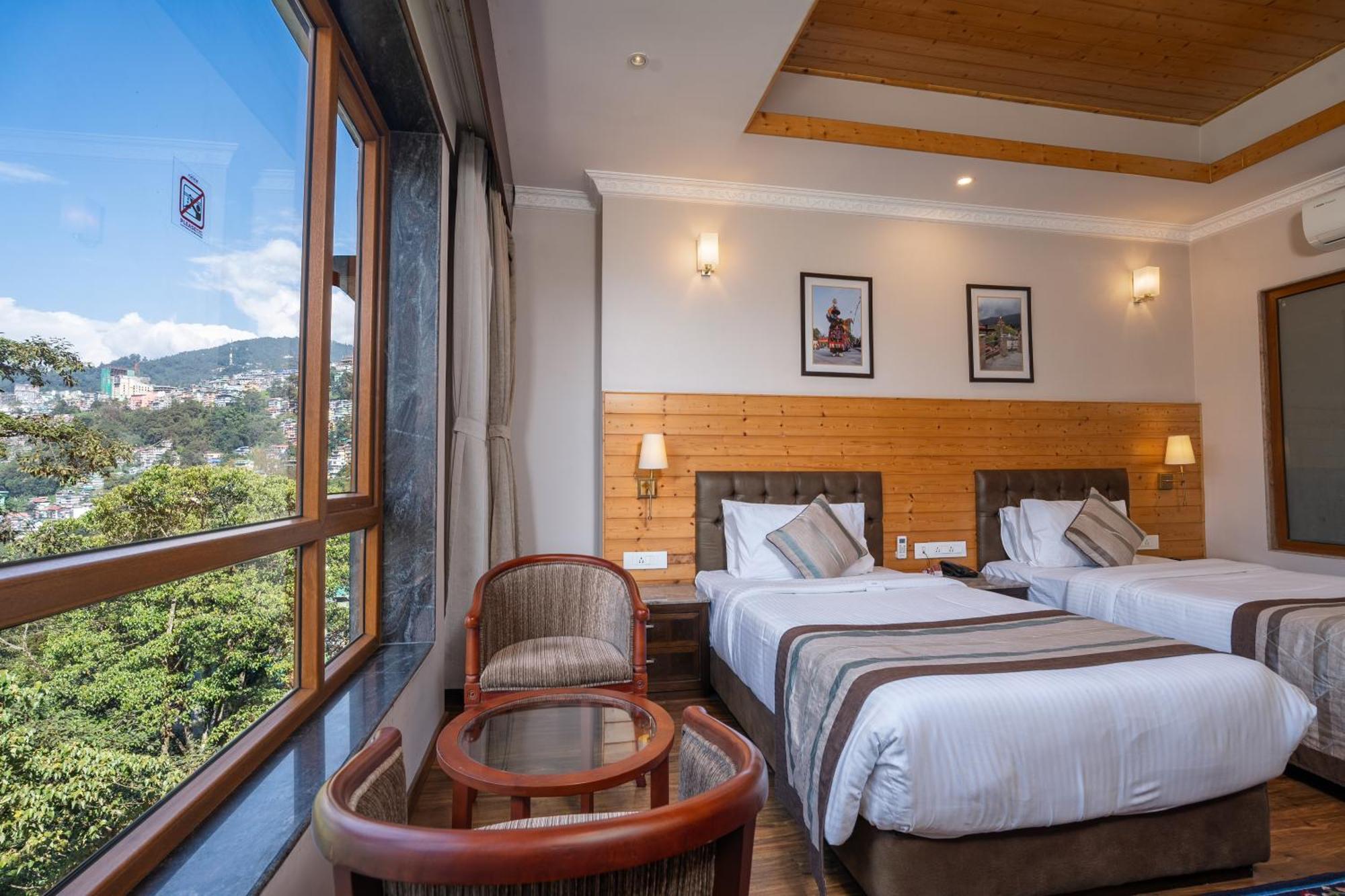 Summit Alpine Abode Hotel 5 Mins From Mg Marg Gangtok Ngoại thất bức ảnh