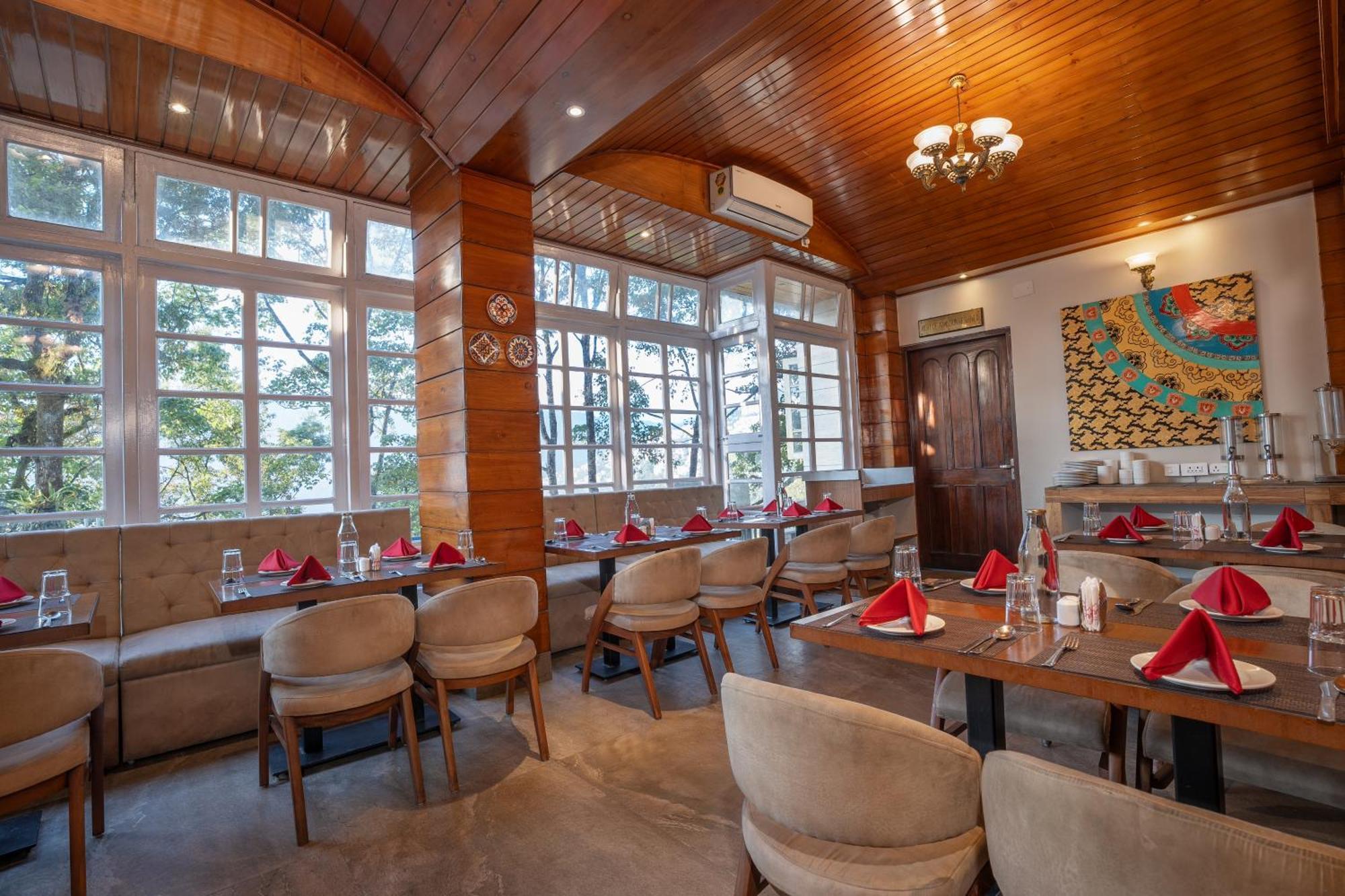 Summit Alpine Abode Hotel 5 Mins From Mg Marg Gangtok Ngoại thất bức ảnh